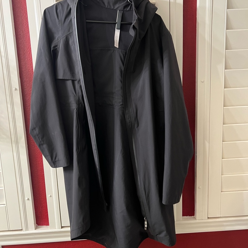 lululemon rain jack